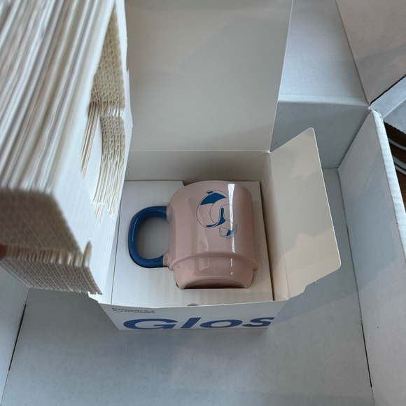 Glossier Philadelphia Exclusive Mug NWT - Picture 6 of 8